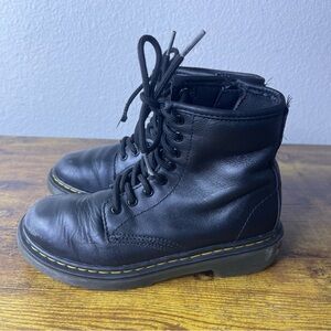 Doc Dr. Martens Youth Black Combat Boots 1460J Sz 1 US Cut‎ Pull Tab